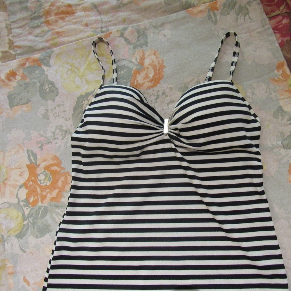 Victoria's Secret Tankini Top~Black and White~